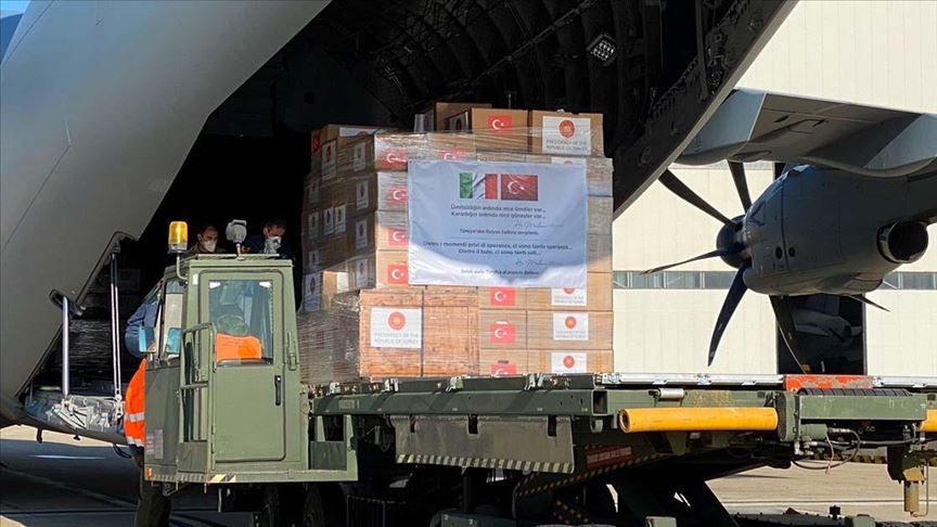 Nakon Španije, turski vojni avion dostavio pomoć i u Italiju