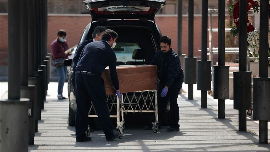 España cuenta 950 muertes diarias por coronavirus mientras el desempleo se dispara 