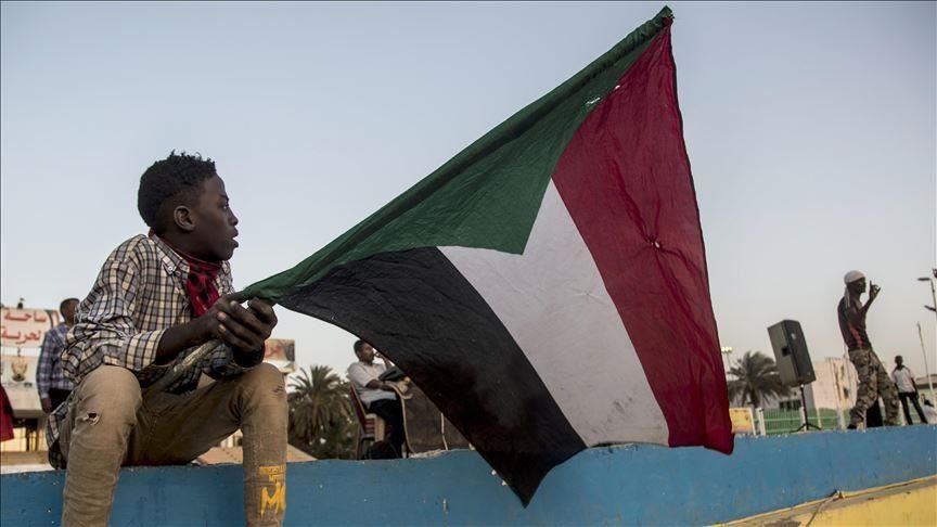 السودان.. "حمدوك" يطلق حملة تبرعات شعبية لمواجهة التحديات