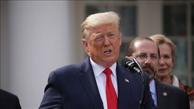 Trump: Çoğu zaman şal ile yüzünüzü kapatmak daha iyi