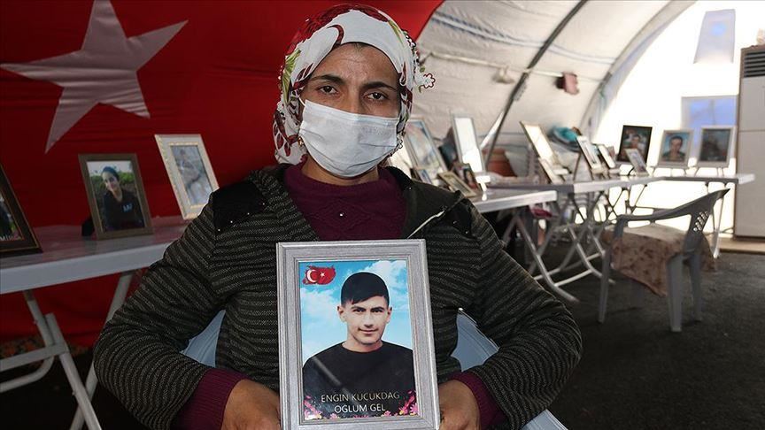Kuçukdaga dayik:"Kurê min te çawa firsend lê anî bireve were, min zehf bêriya te kiriye"