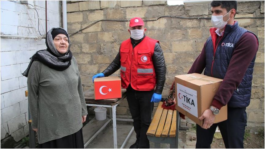 TİKA Azerbaycan'da 2 bin aileye gıda ve temizlik malzemesi dağıttı