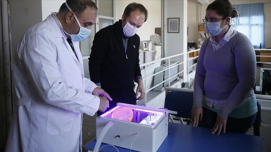 Havayı ultraviyoleyle temizleyen solunum cihazı geliştirdiler