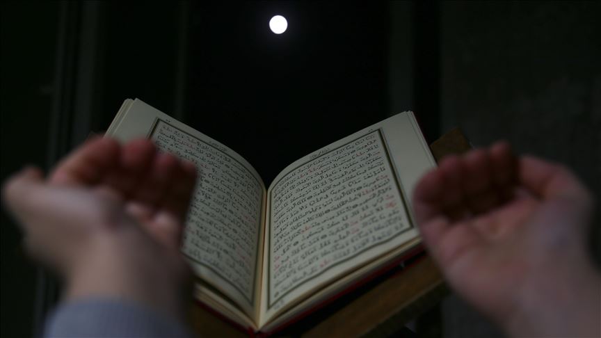 Džamije zatvorene zbog koronavirusa: Muslimani Lejletu-l-berat obilježili u svojim kućama