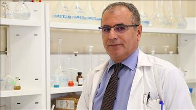 Teröristlerin baskınından samanlıkta saklanarak kurtuldu, okuma azmiyle profesör oldu