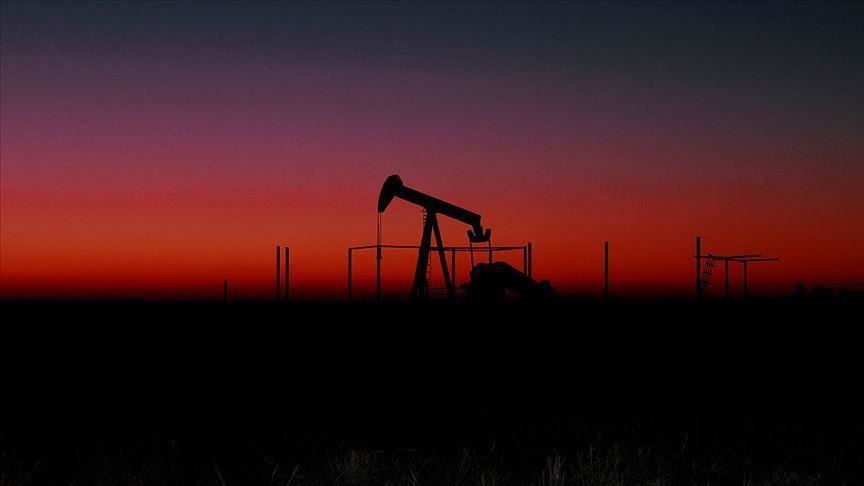 Oil prices gain as OPEC meeting looms