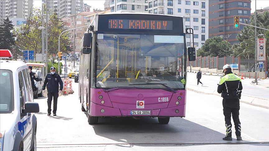 İstanbul'da toplu taşıma araçlarında koronavirüs denetimi 