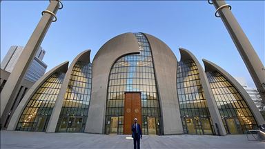 Köln'de ilk kez hoparlörden akşam ezanı okundu