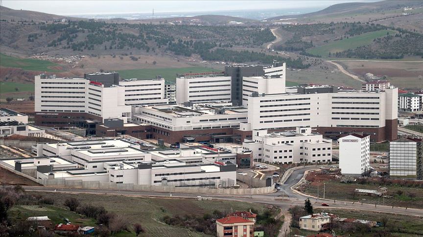 Elazığ Fethi Sekin Şehir Hastanesi bölgedeki hastalara şifa dağıtıyor 