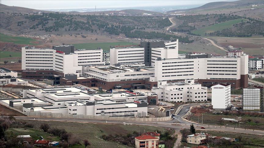 Elazig Fethi Sekin Sehir Hastanesi Bolgedeki Hastalara Sifa Dagitiyor