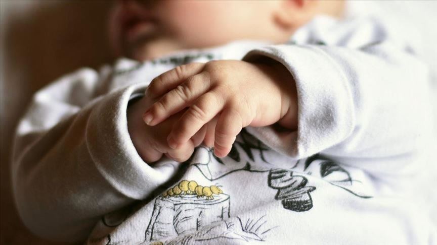Foshnja katërmuajshe pozitive me COVID-19 në Maqedoninë e Veriut