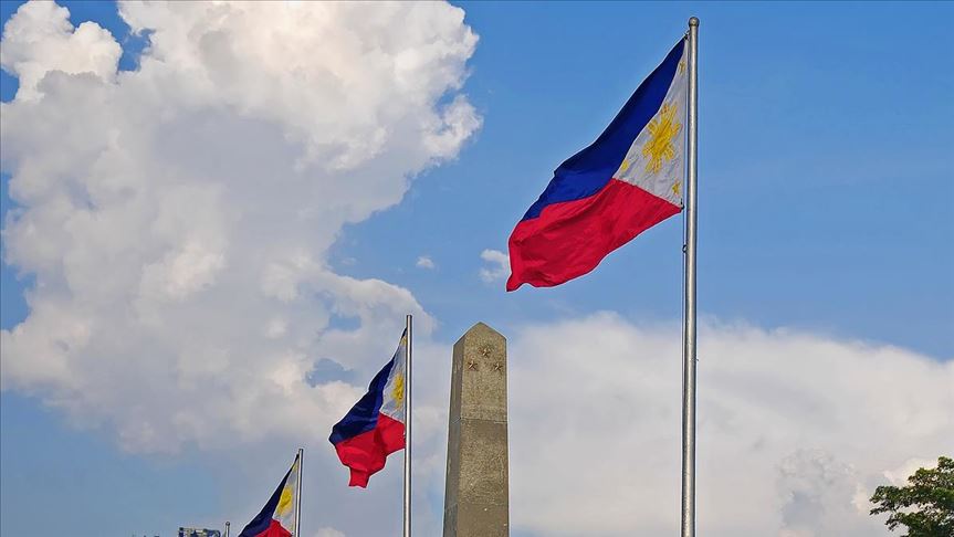 Philippines bans health workers from leaving country