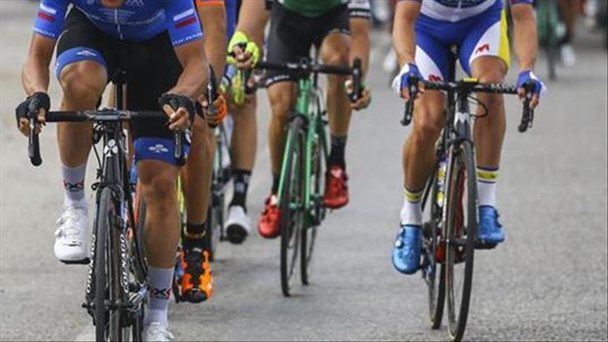 Italian cyclist does his part to fight COVID-19