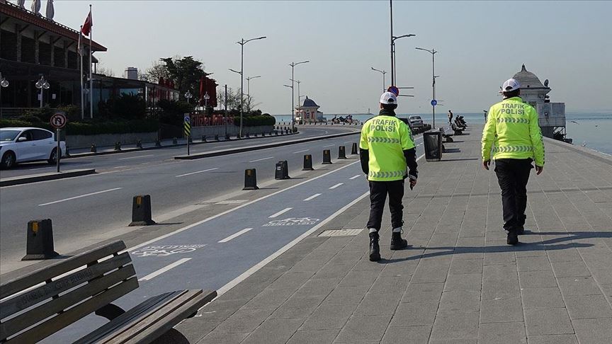 istanbul da disari cikan ve polise mukavemet eden 6 kisi gozaltina alindi