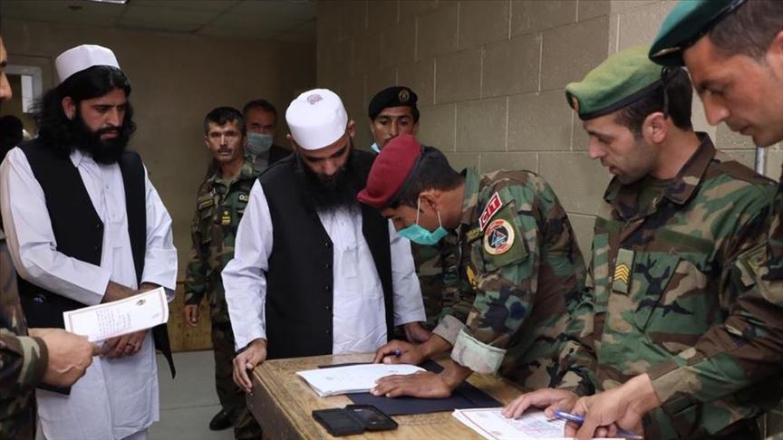 Taliban to release 20 Afghan government prisoners on Sunday