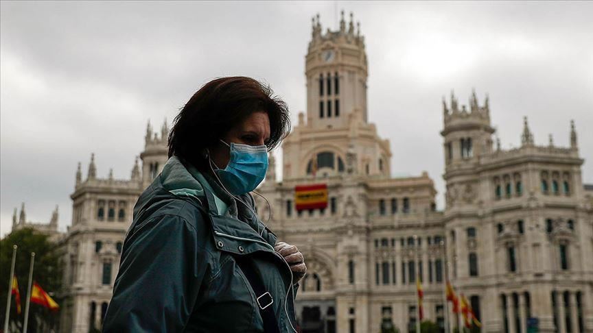 Spain sees 523 more deaths one month into lockdown