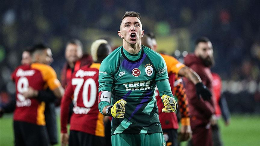 Galatasaray'ın kalecisi Muslera: Futbolu özlüyorum