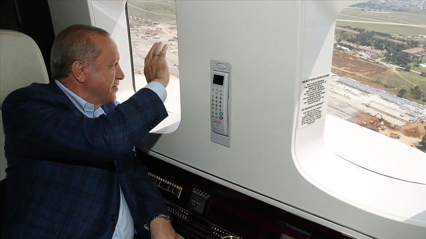 أردوغان يتفقد جوًّا مستشفيات قيد الإنشاء بإسطنبول