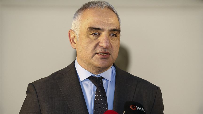 Bakan Ersoy 'Evde Kal Zinde Kal' video konferansında sporcularla buluştu