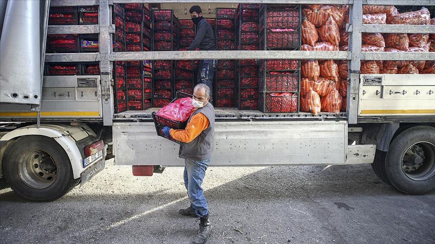 Market ve hallerde ürün tedarikine başlandı 