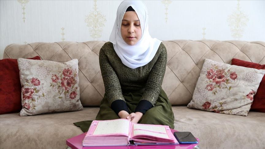 12 yasindaki meryem hafizlik egitimini uzaktan tamamladi