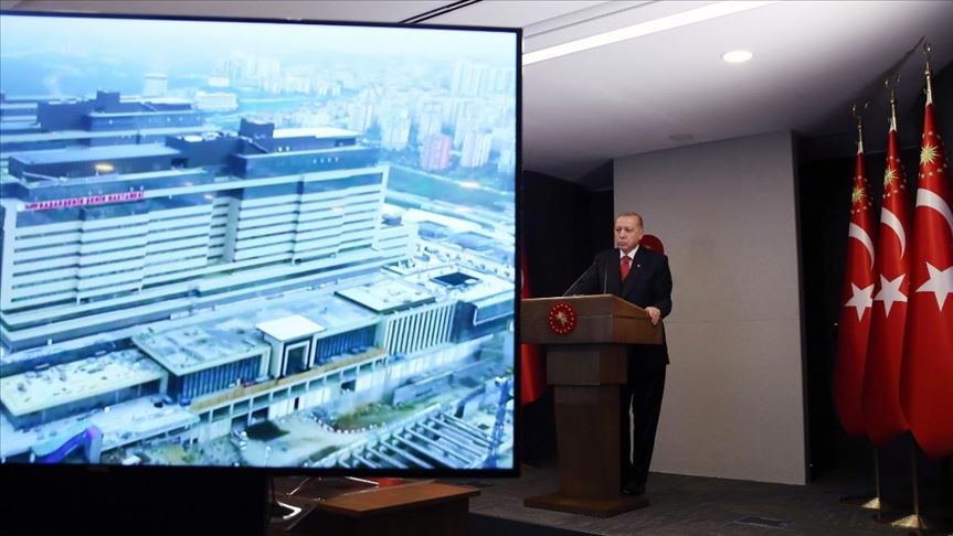 Presidente de Turquía inaugura un gran hospital en Estambul 