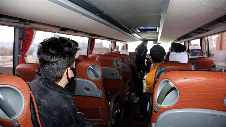 Sahte Seyahat Belgeleriyle Otobusle Van A Gelen 22 Kisi Yakalandi