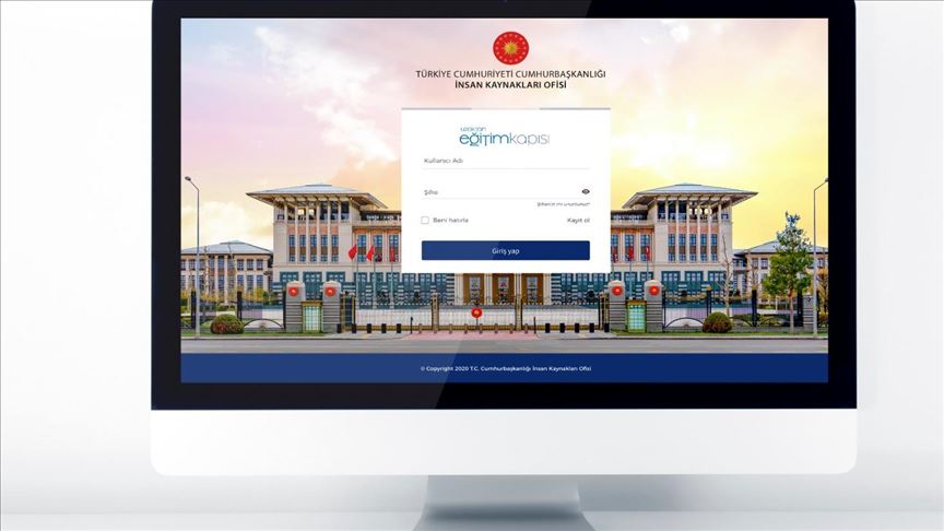 Uzaktan Eğitim Kapısı 3,3 milyon kamu personelinin hizmetinde