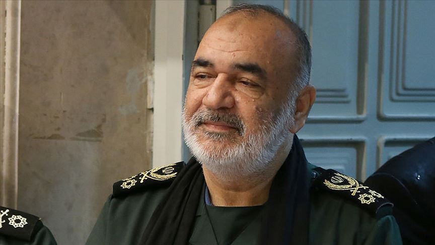 İran Devrim Muhafızları Komutanı: Gemilerimizin tehdit edilmesi halinde ABD savaş gemilerini vuracağız