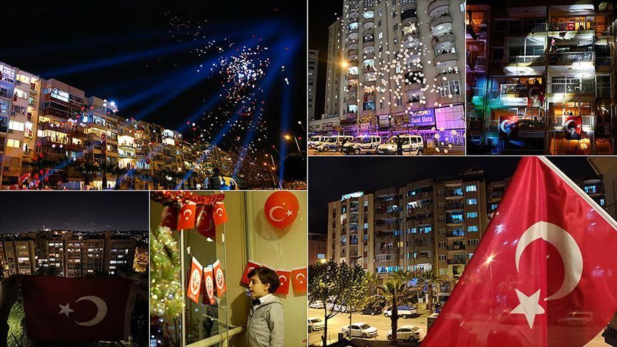 Turqi, qytetarët këndojnë himnin kombëtar nga ballkonet me rastin e 23 Prillit