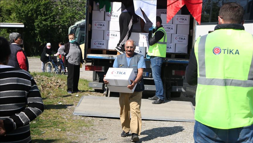 Shqipëri, TIKA shpërndan ndihma për familjet në nevojë 