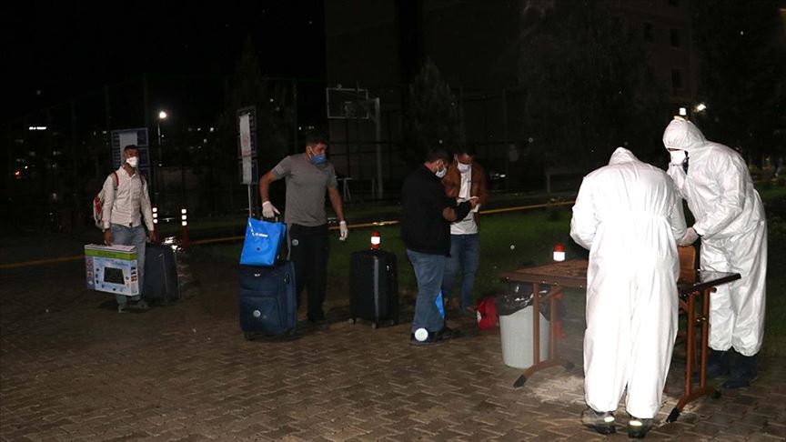 Irak'tan getirilen 135 Türk vatandaşı Diyarbakır'da yurda yerleştirildi