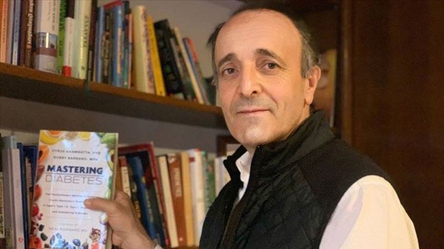 ABD'de yaşayan Türk doktor Obuz'a göre Kovid-19'un DNA'sıyla oynandı