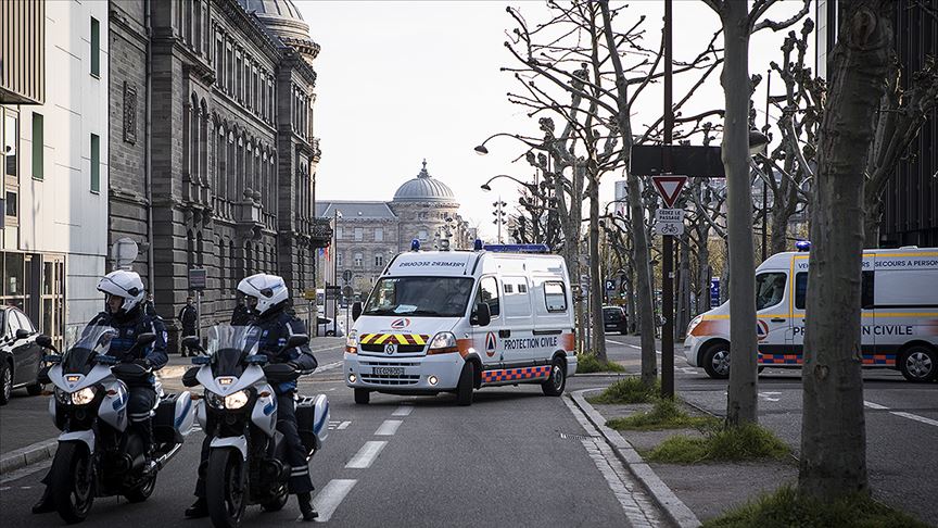 Fransa'da Kovid-19 nedeniyle hayatını kaybedenlerin sayısı son 24 saatte 242 arttı