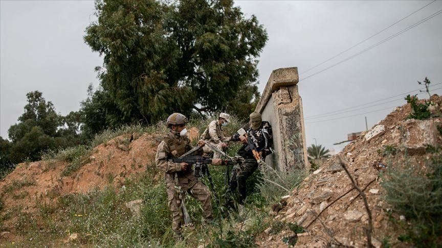 Libi, forcat qeveritare sulmojnë militantët e Haftarit