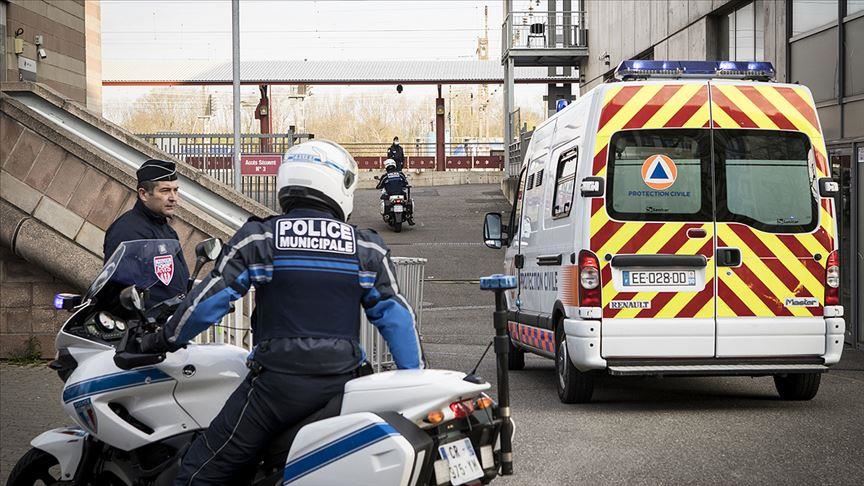 France's daily fatalities from coronavirus drop slightly