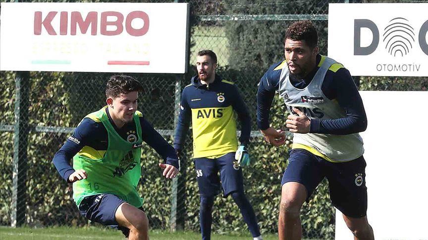 Football: Fenerbahce set to return to training