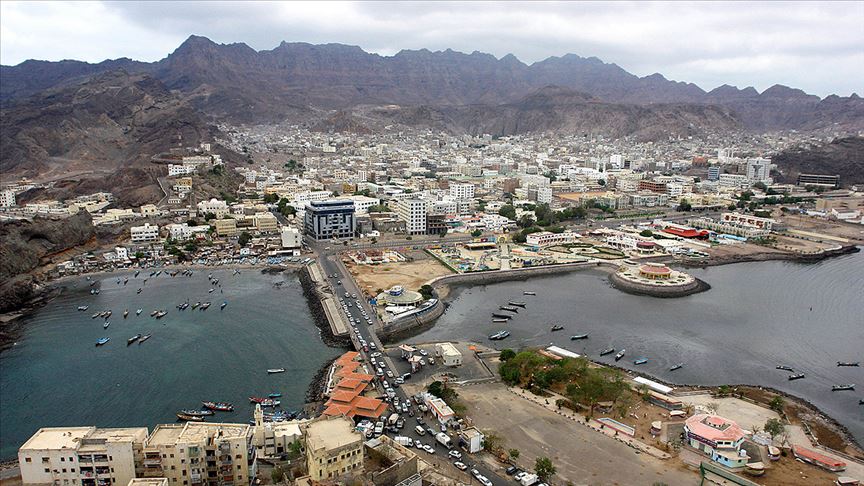 Aden'de özerklik ilanıyla Yemen yeniden bölünmenin eşiğinde