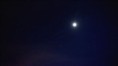 Derbasbûna peykên Starlînkê li esmanê Mersînê hatin dîtin