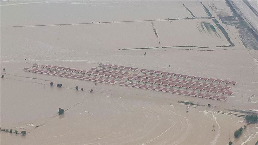Uzbekistan: 70,000 evacuated after dam wall collapses