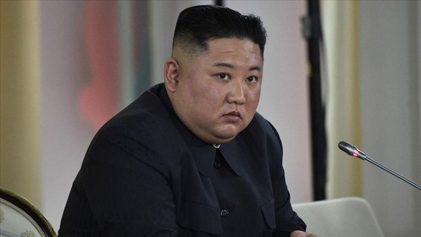Líder norcoreano aparece en público después de 20 días