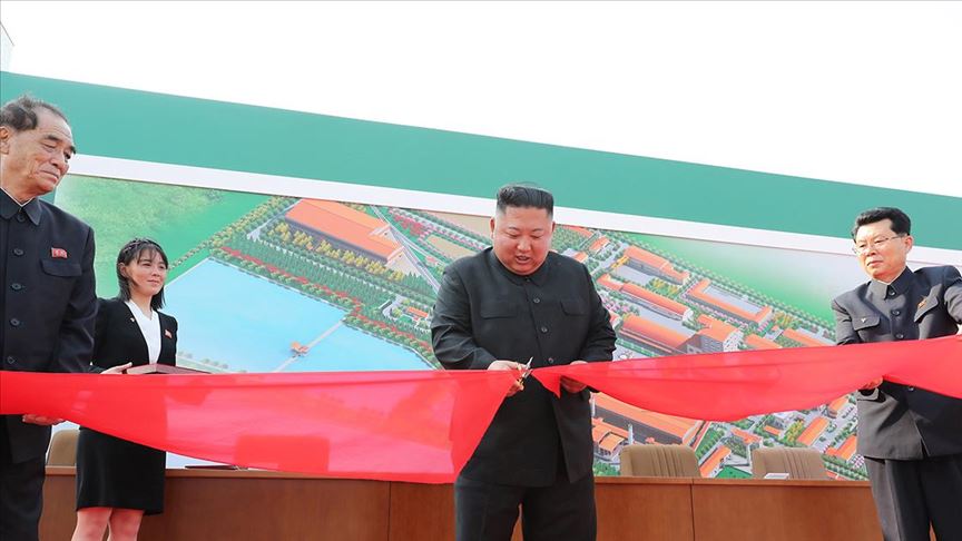 Kuzey Kore lideri Kim Jong-un'un fabrika açılışı yaparken fotoğrafları ortaya çıktı 