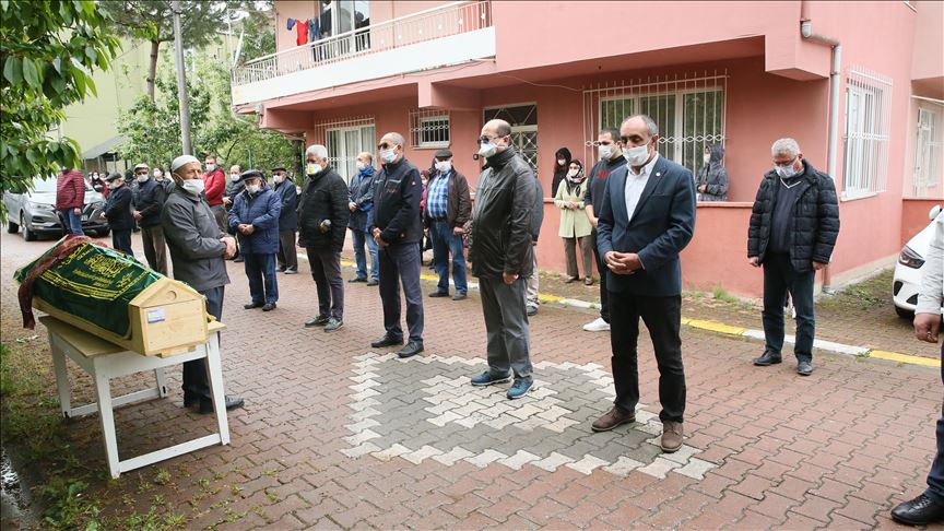 Gazeteci Tülay Karabağ Üçler son yolculuğa uğurlandı