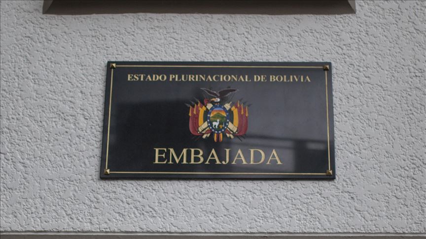Bolivianos en México piden rebaja en el costo de la repatriación