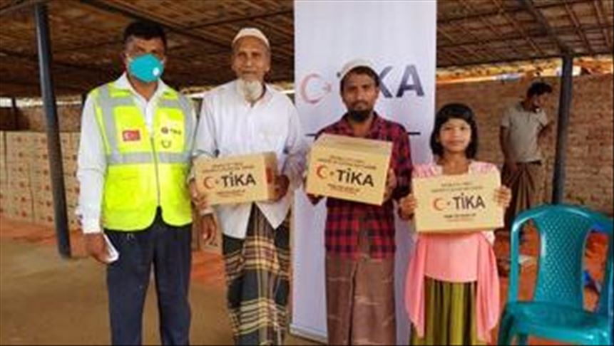 Turkish aid agency delivers food to Rohingya Muslims