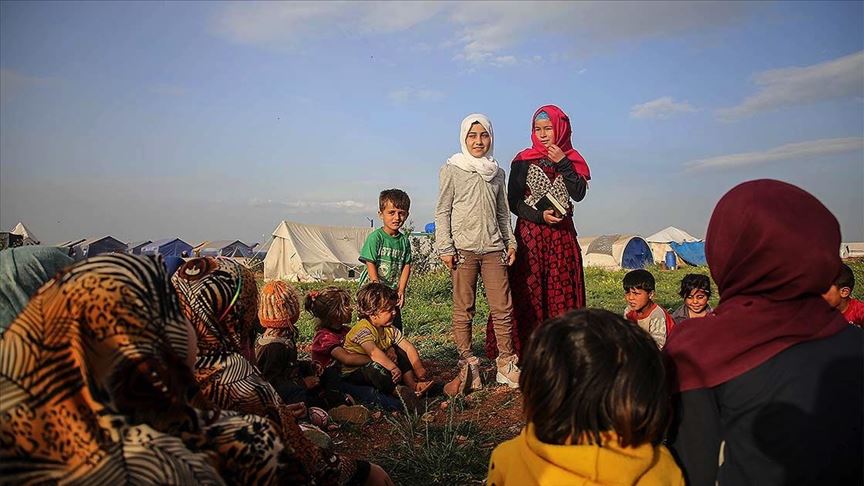 Idlibli Kucuk Yasemin Cadir Kentteki Cocuklara Ogretmenlik Yapiyor