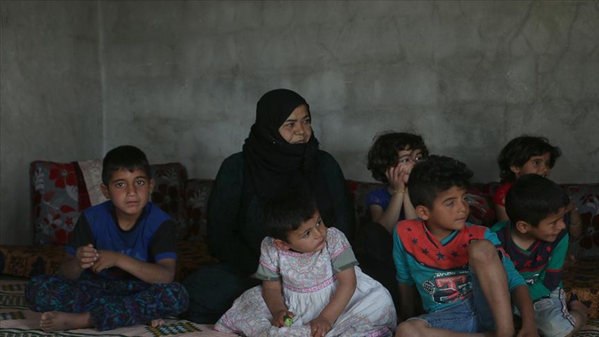جدة سورية تكافح للعيش بالمخيمات: عيد الأم لا يمر من هنا