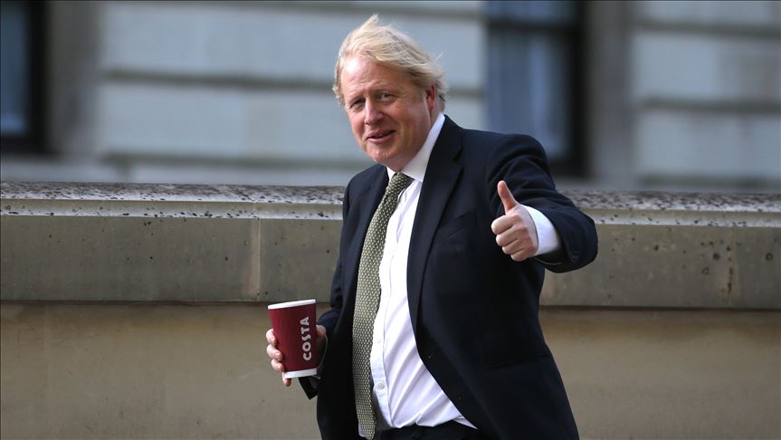 “Permanezcan alerta”, el nuevo lema de Johnson, genera críticas en Reino Unido