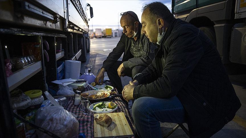 'İhracatın elçileri' iftarı sınır kapısında açıyor