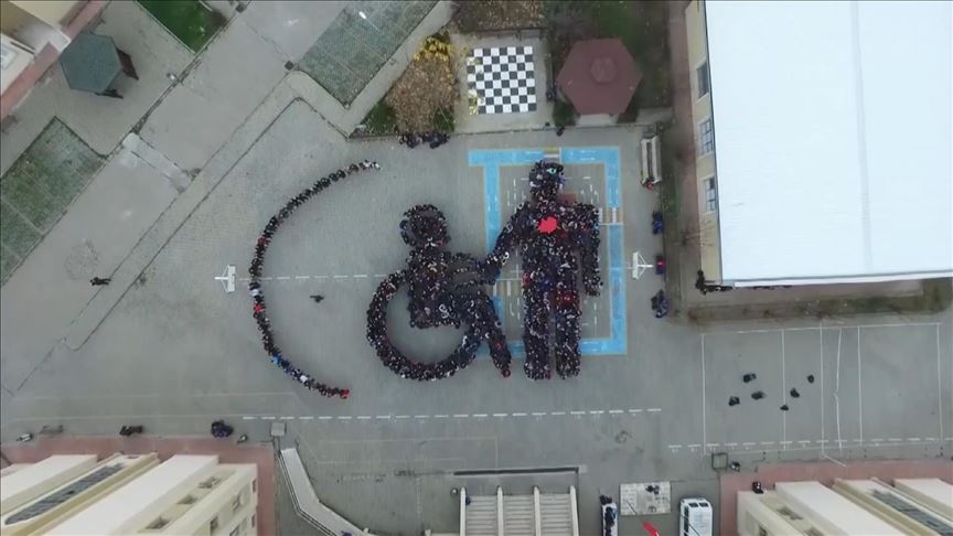 'Yüreğimle Aşarım' engellilerin sesi oldu